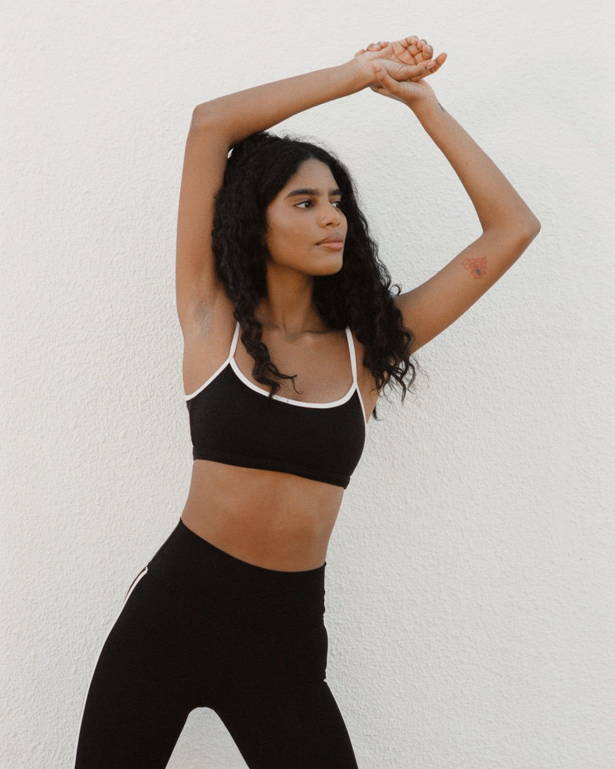 Black / Cream Adanola Ultimate Contrast Strap Scoop Bra | FUTXYH185